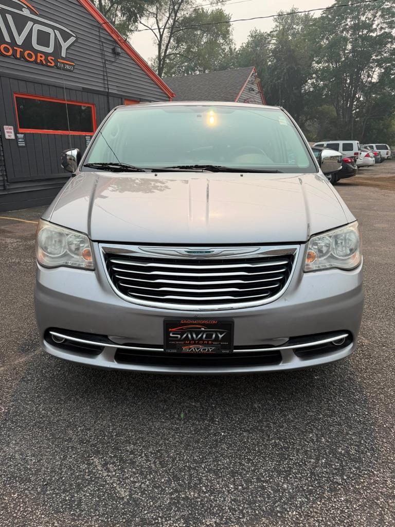 Chrysler Town & Country Touring-L 2013
