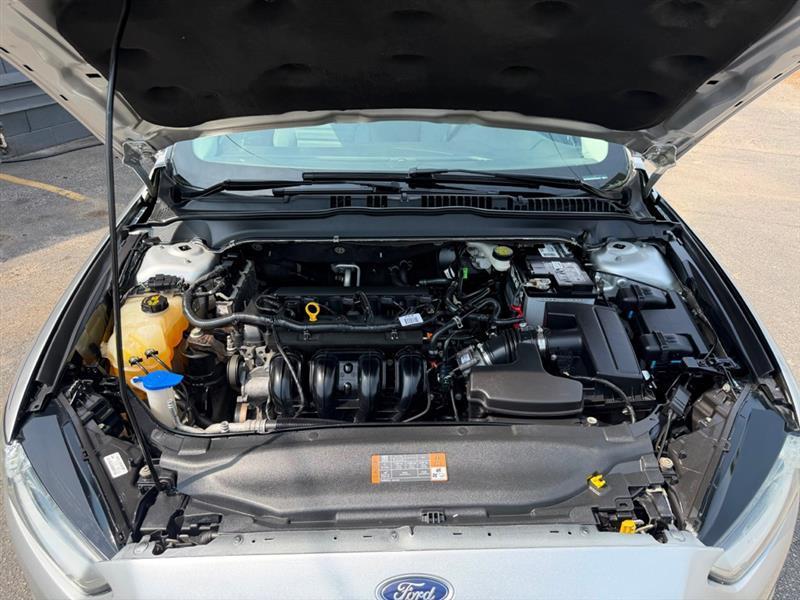 Ford Fusion S 2016