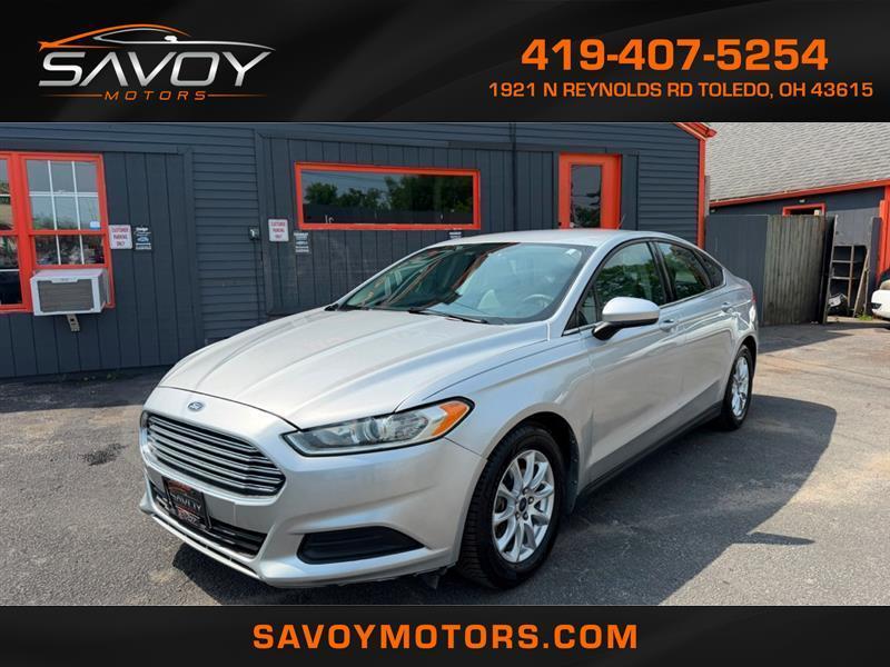 Ford Fusion S 2016
