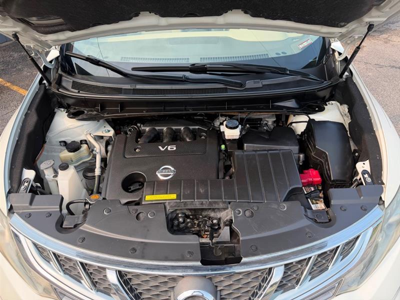 Nissan Murano S 2011