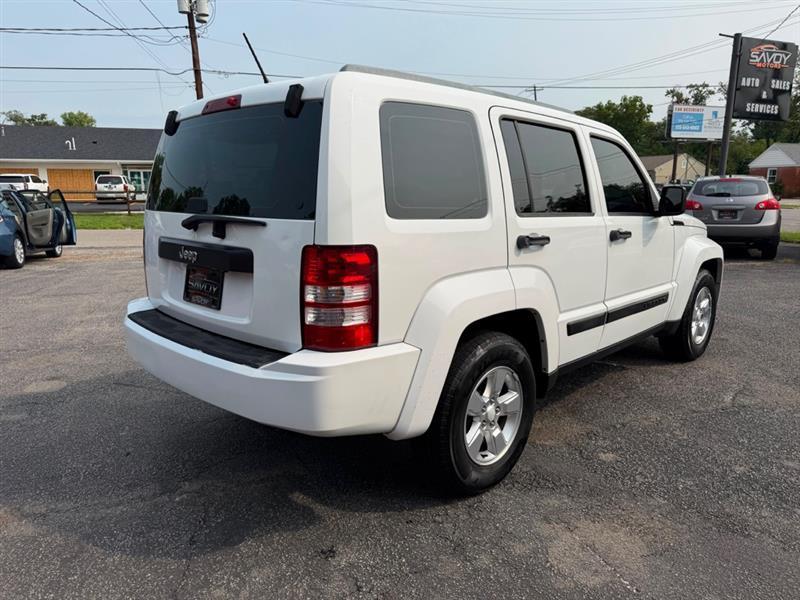 Jeep Liberty Sport 2WD 2011