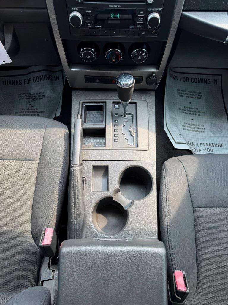 Jeep Liberty Sport 2WD 2011