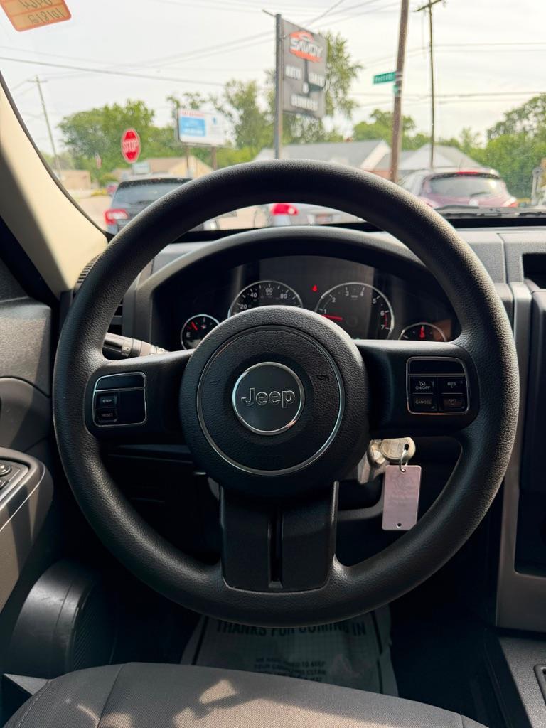 Jeep Liberty Sport 2WD 2011