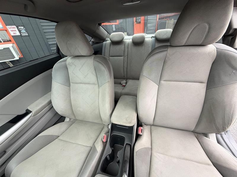 Honda Civic EX Coupe 5-Speed AT 2012