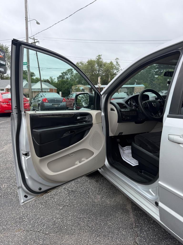 Dodge Grand Caravan Express 2011