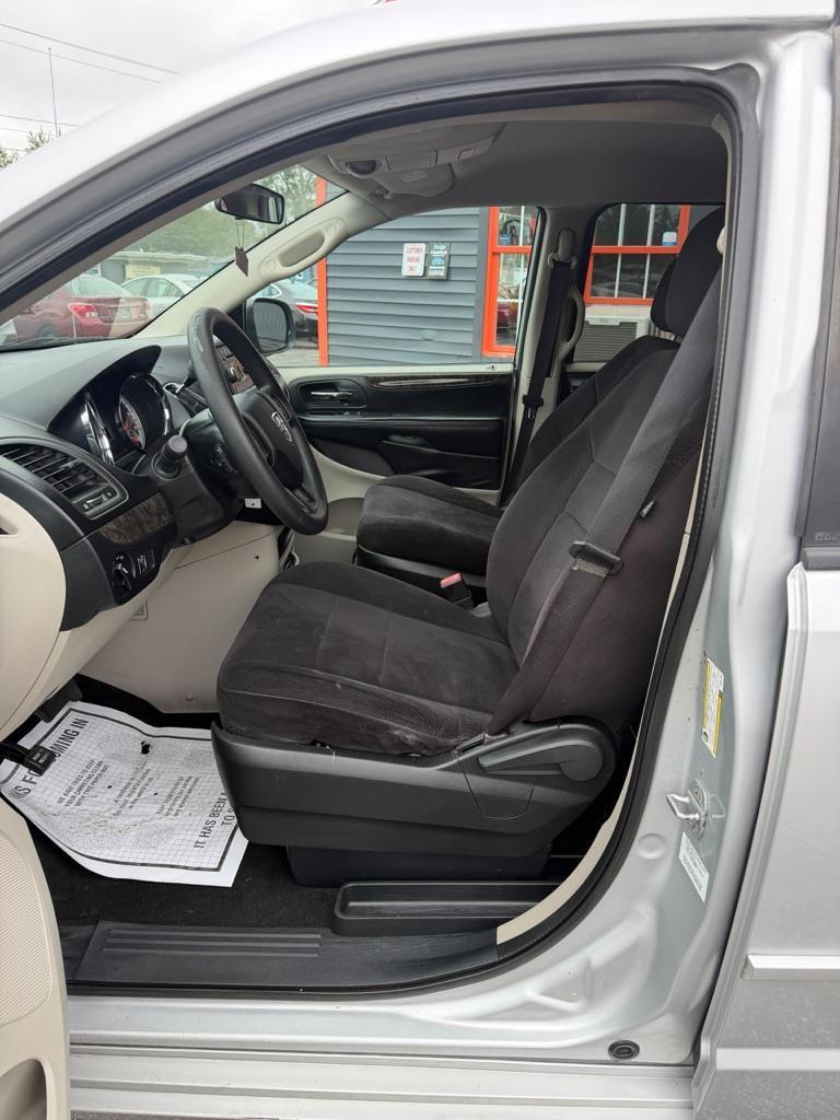 Dodge Grand Caravan Express 2011
