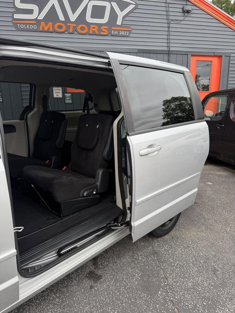 Dodge Grand Caravan Express 2011