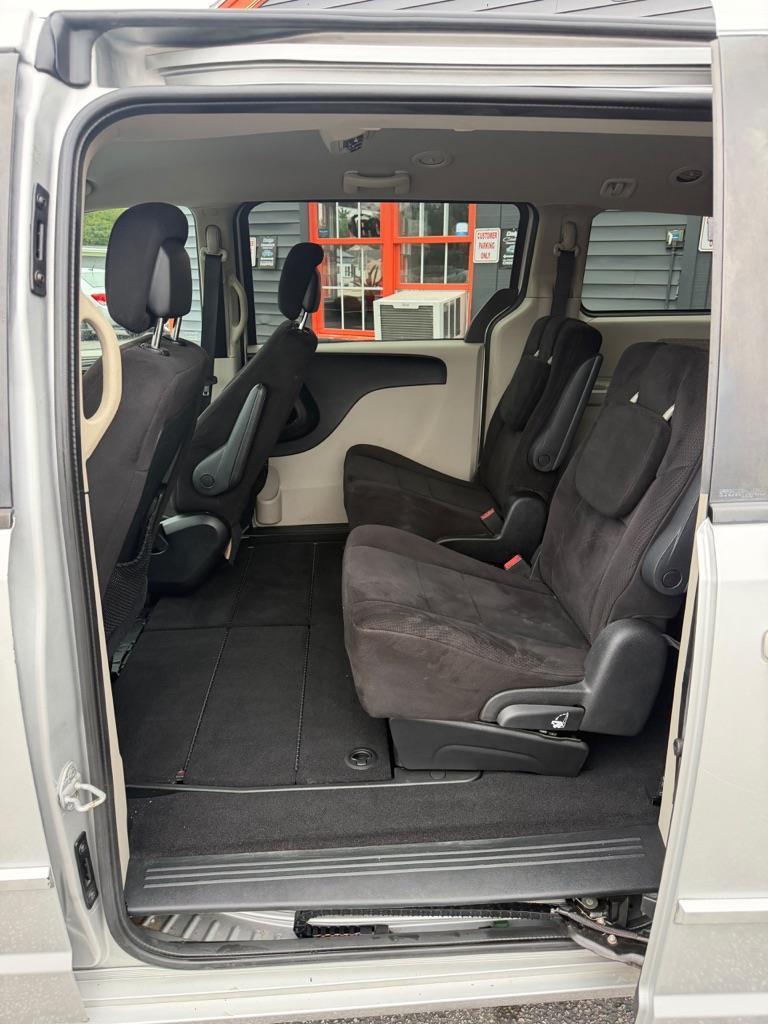 Dodge Grand Caravan Express 2011