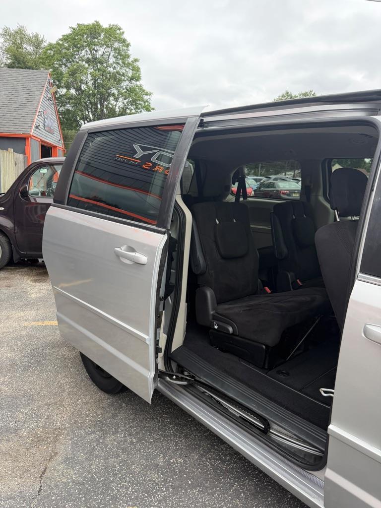 Dodge Grand Caravan Express 2011