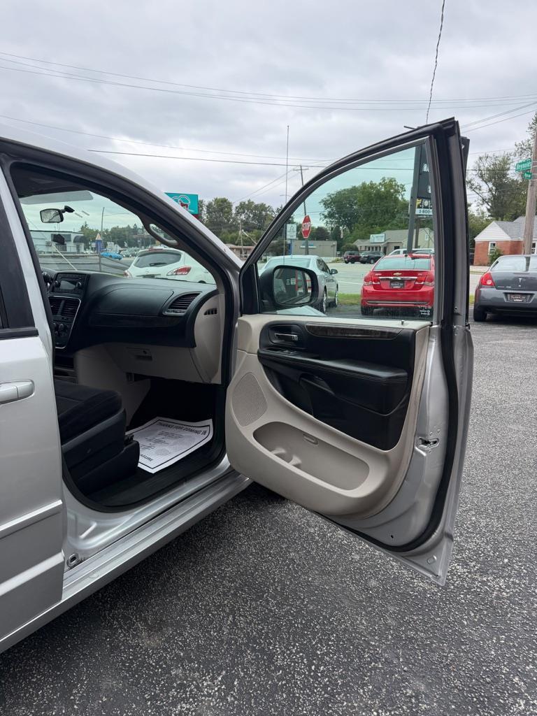Dodge Grand Caravan Express 2011