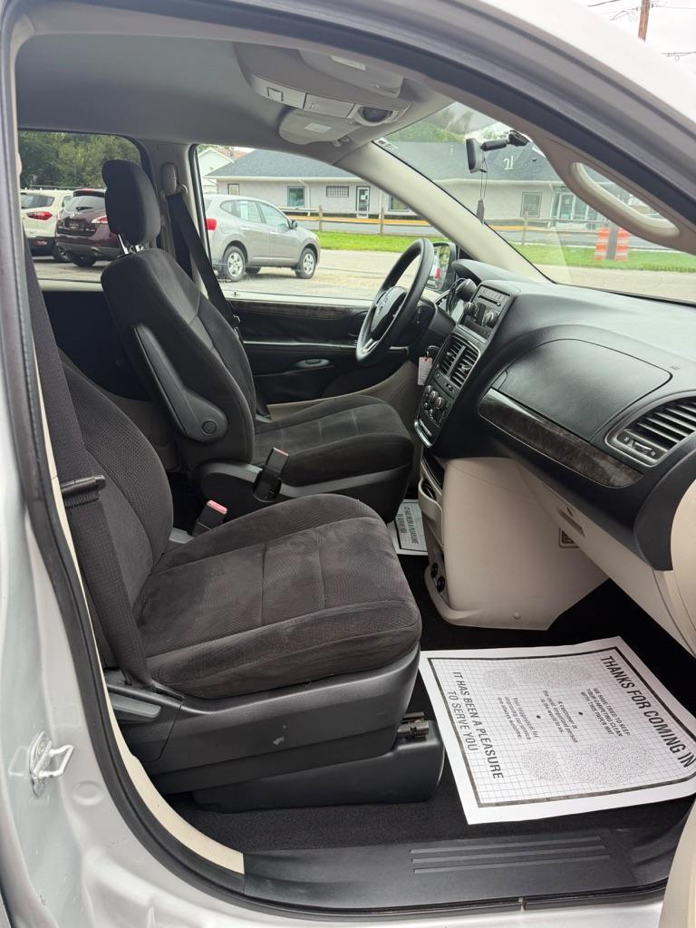 Dodge Grand Caravan Express 2011