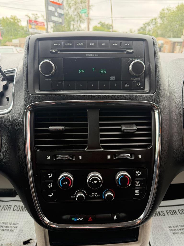 Dodge Grand Caravan Express 2011