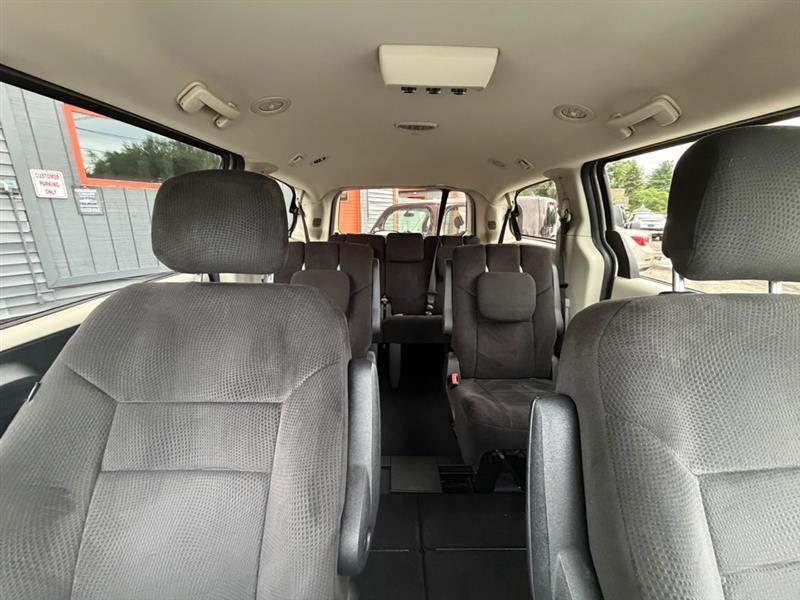 Dodge Grand Caravan Express 2011