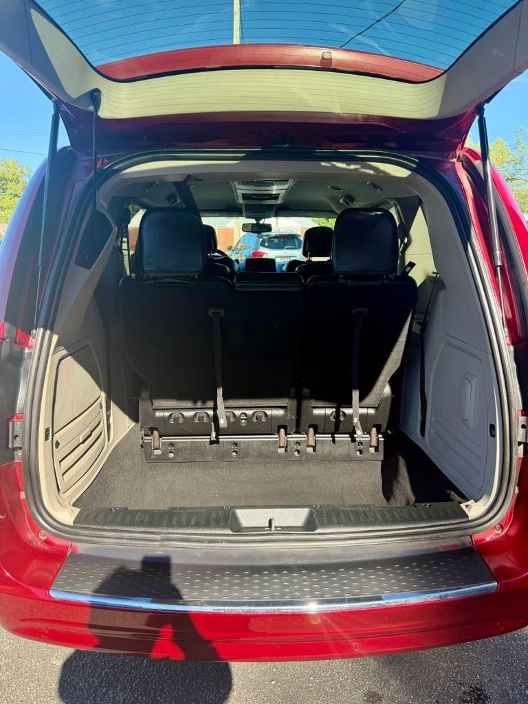 Chrysler Town & Country Limited 2013