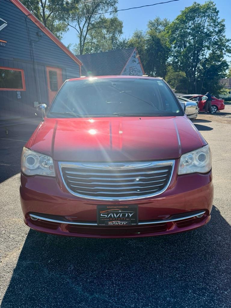 Chrysler Town & Country Limited 2013