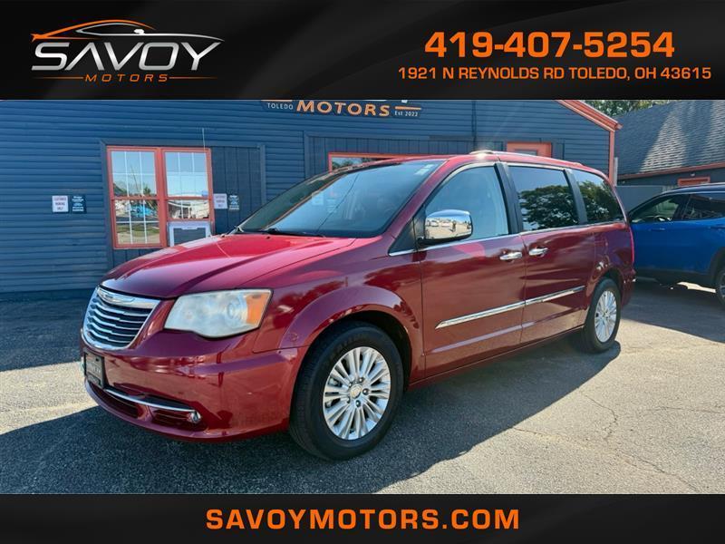 Chrysler Town & Country Limited 2013