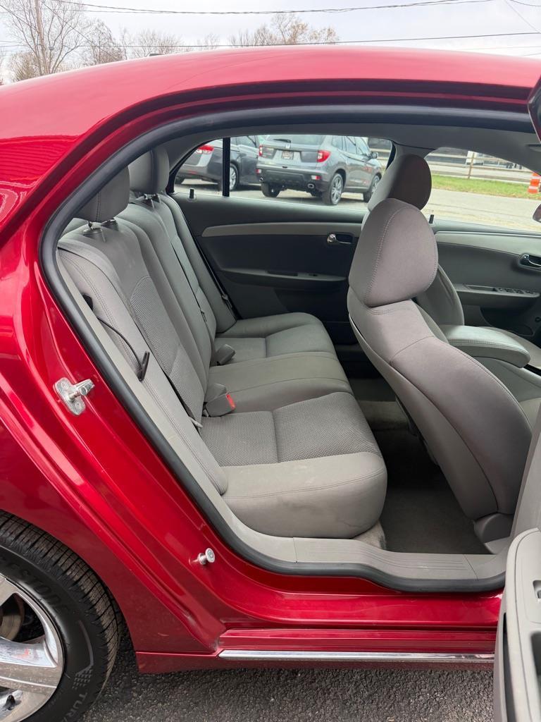 Chevrolet Malibu 1LT 2012