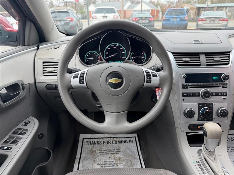 Chevrolet Malibu 1LT 2012