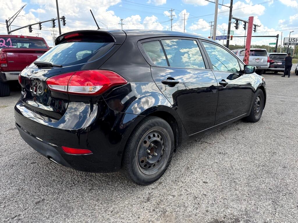 Kia Forte 5-Door LX 2017