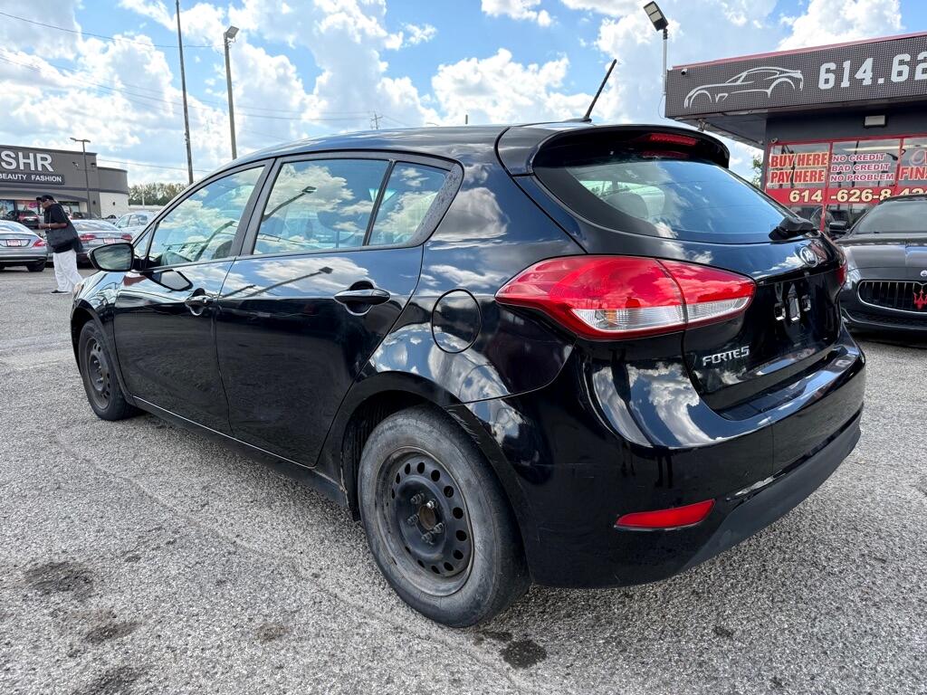 Kia Forte 5-Door LX 2017