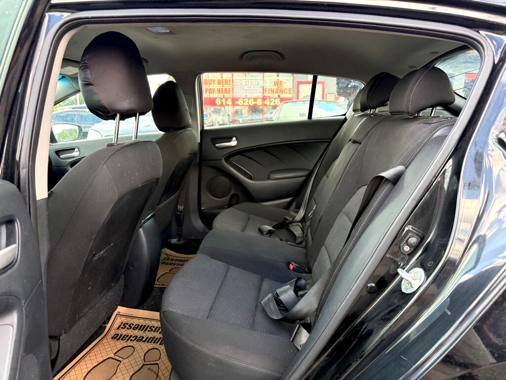 Kia Forte 5-Door LX 2017