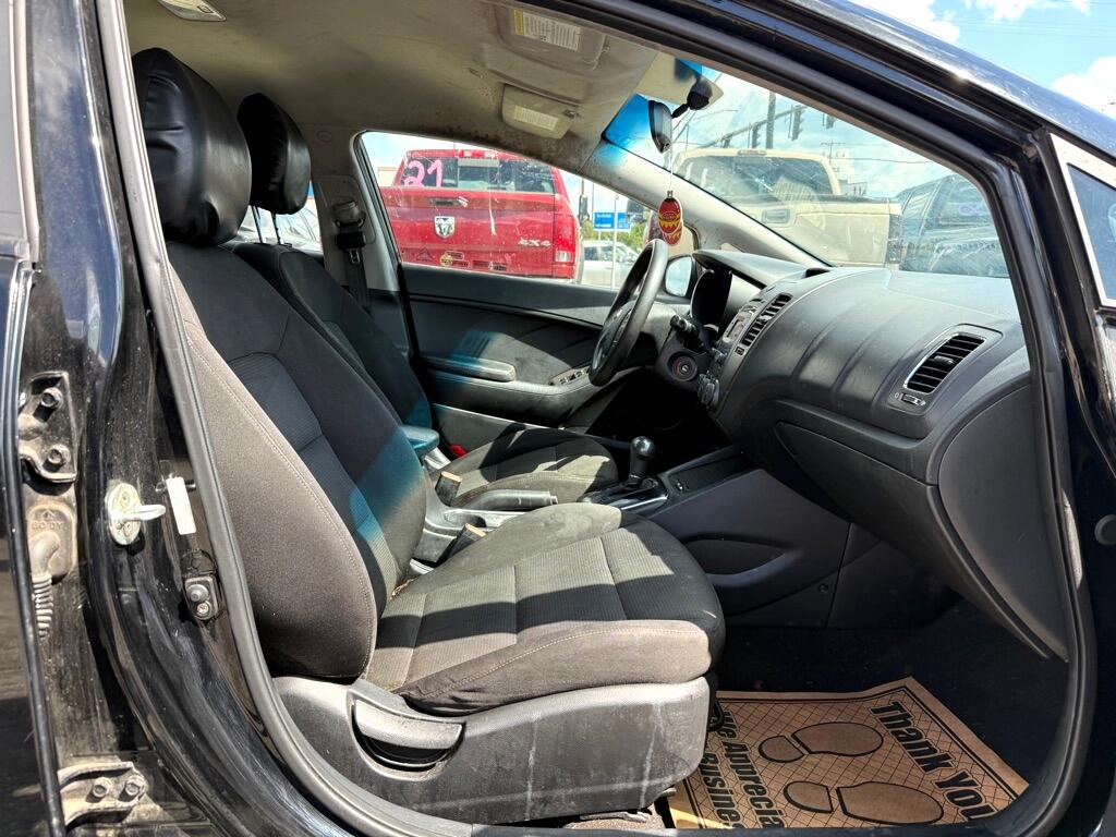 Kia Forte 5-Door LX 2017