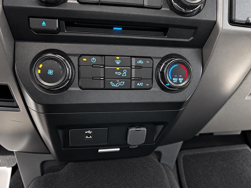 Ford F-150 4WD SuperCab 145" XLT 2016