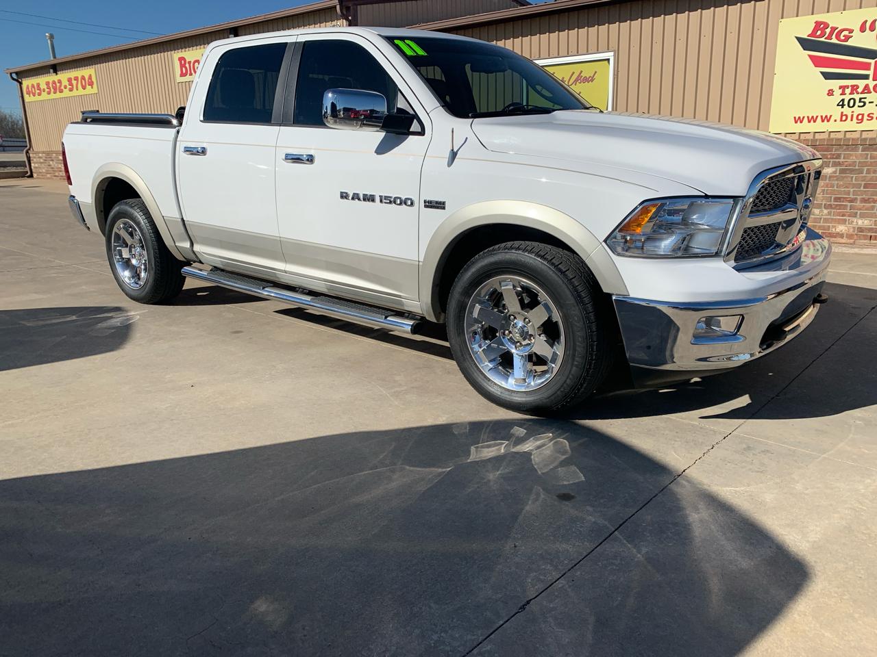 RAM 1500 4WD Crew Cab 140.5" Laramie 2011