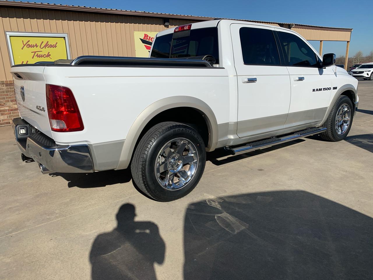 RAM 1500 4WD Crew Cab 140.5" Laramie 2011