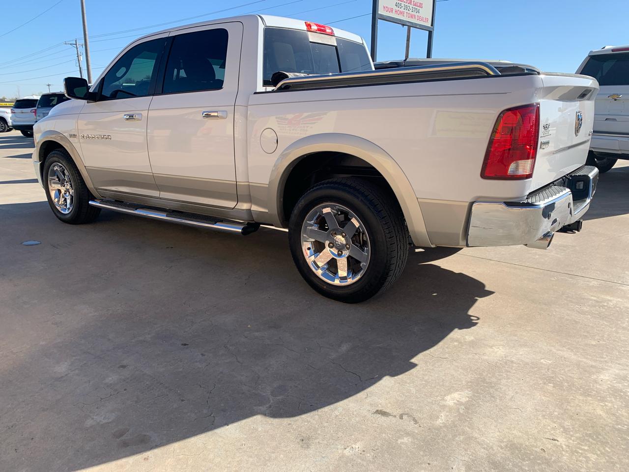 RAM 1500 4WD Crew Cab 140.5" Laramie 2011