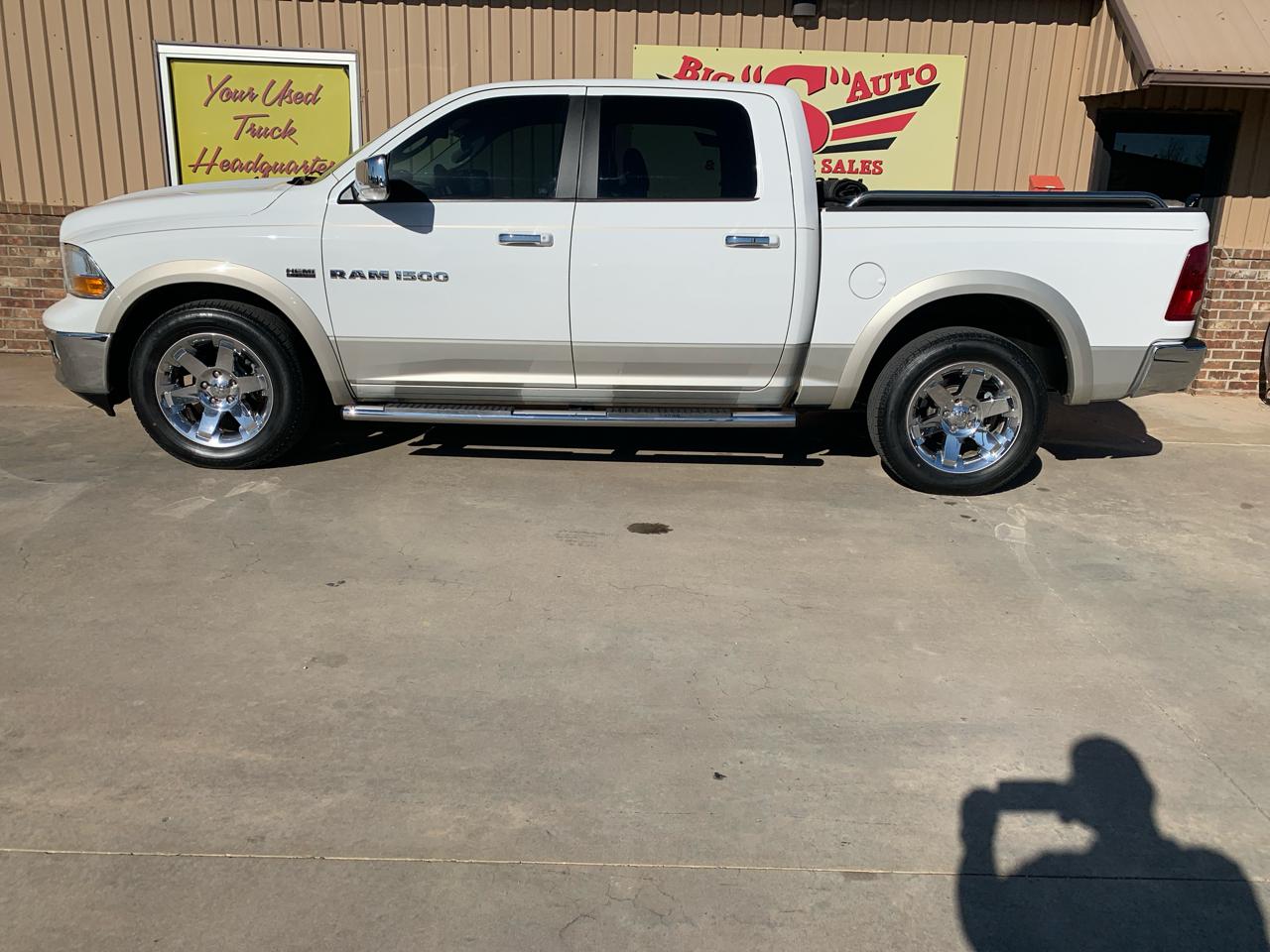 RAM 1500 4WD Crew Cab 140.5" Laramie 2011