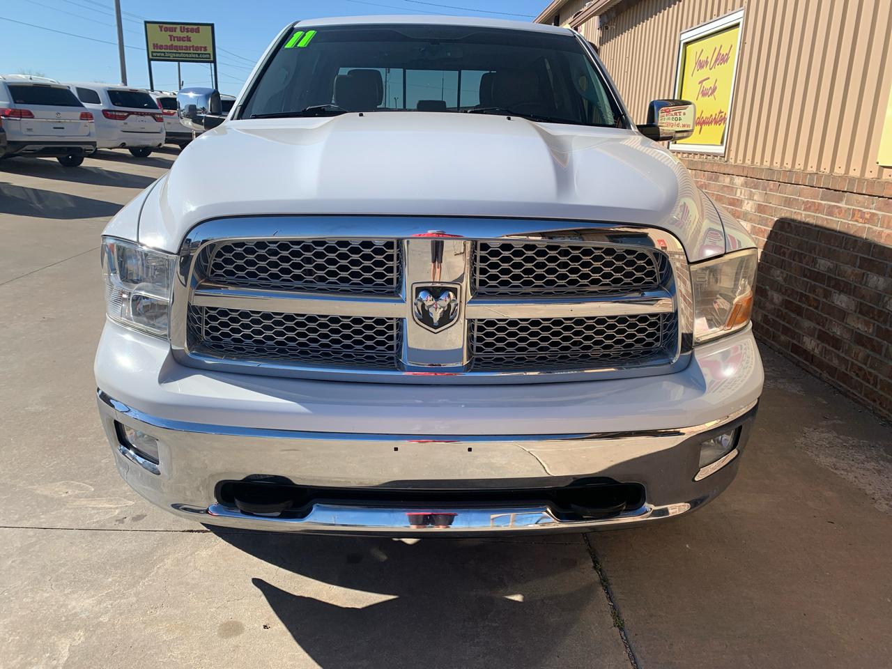 RAM 1500 4WD Crew Cab 140.5" Laramie 2011