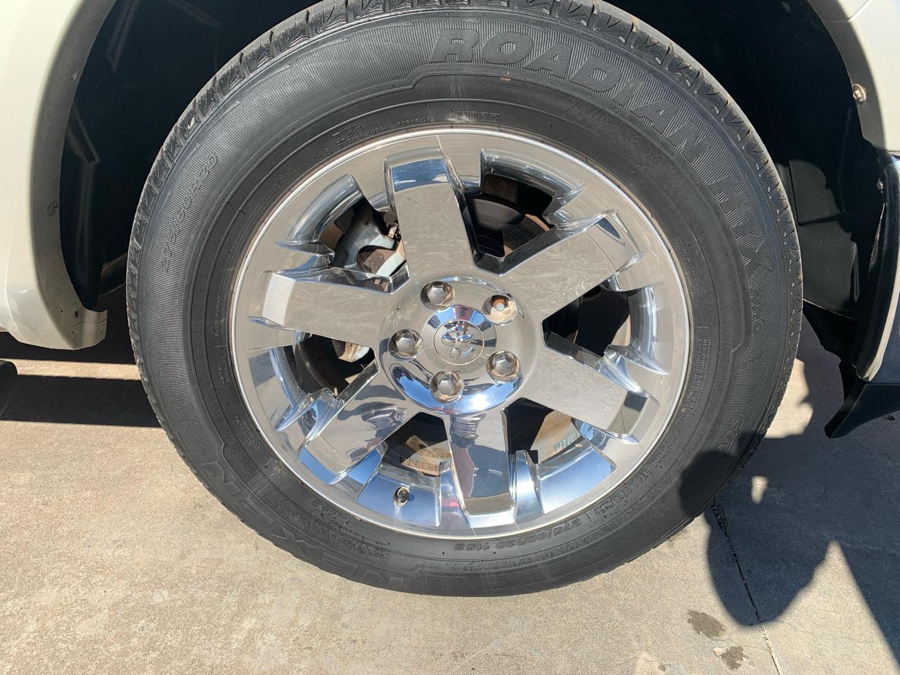 RAM 1500 4WD Crew Cab 140.5" Laramie 2011