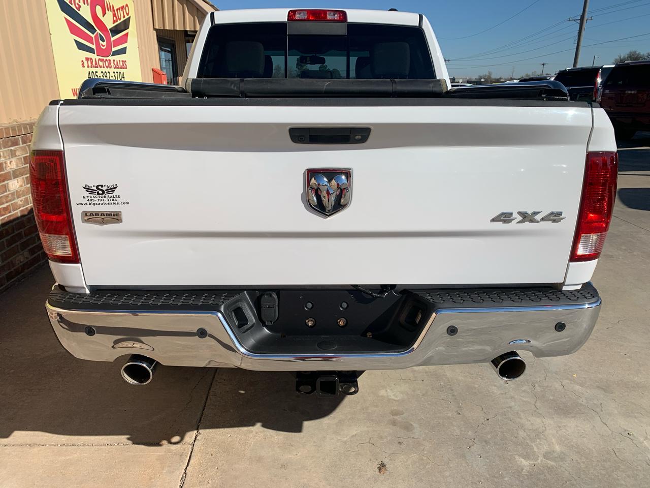 RAM 1500 4WD Crew Cab 140.5" Laramie 2011