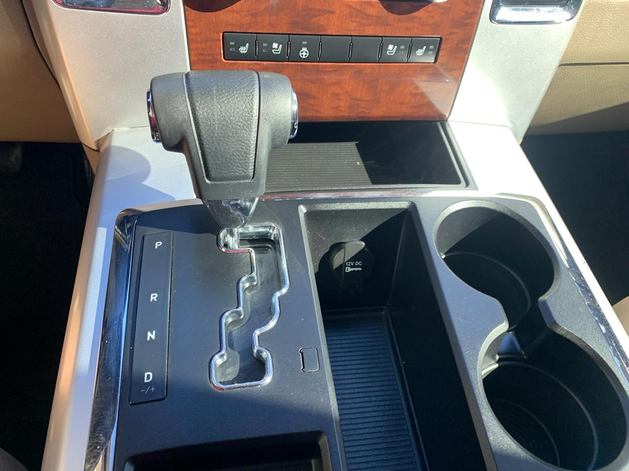 RAM 1500 4WD Crew Cab 140.5" Laramie 2011