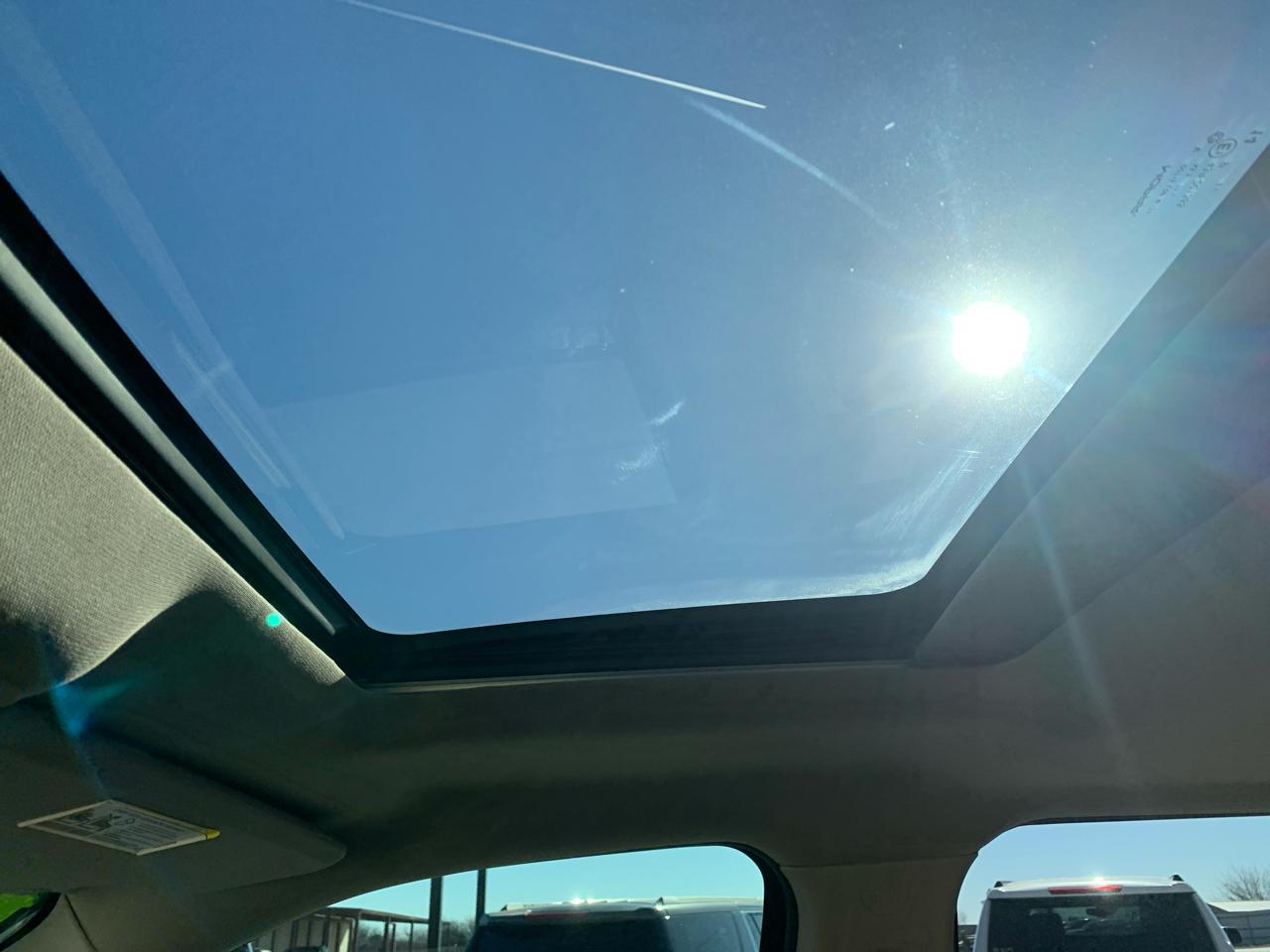 RAM 1500 4WD Crew Cab 140.5" Laramie 2011