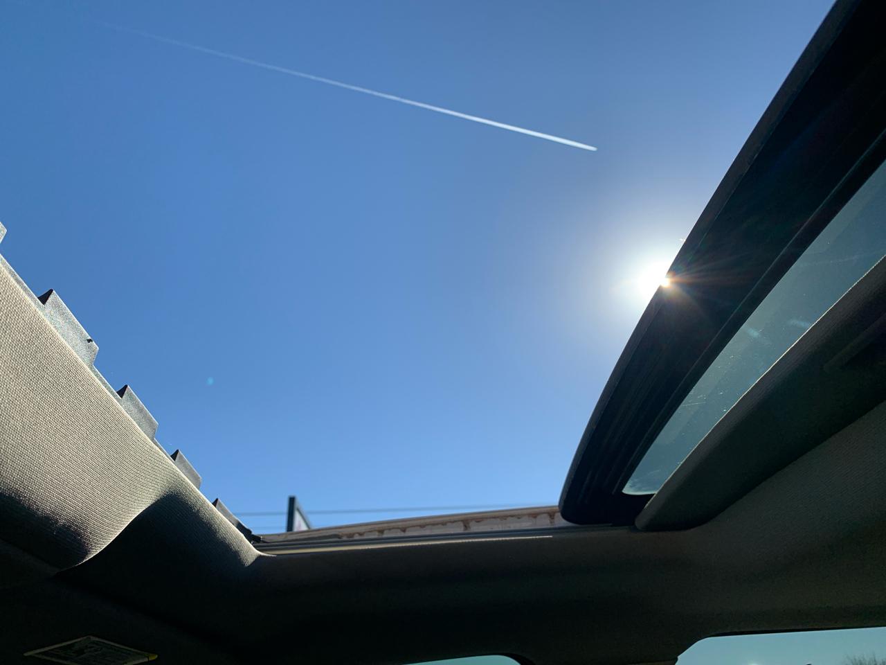 RAM 1500 4WD Crew Cab 140.5" Laramie 2011