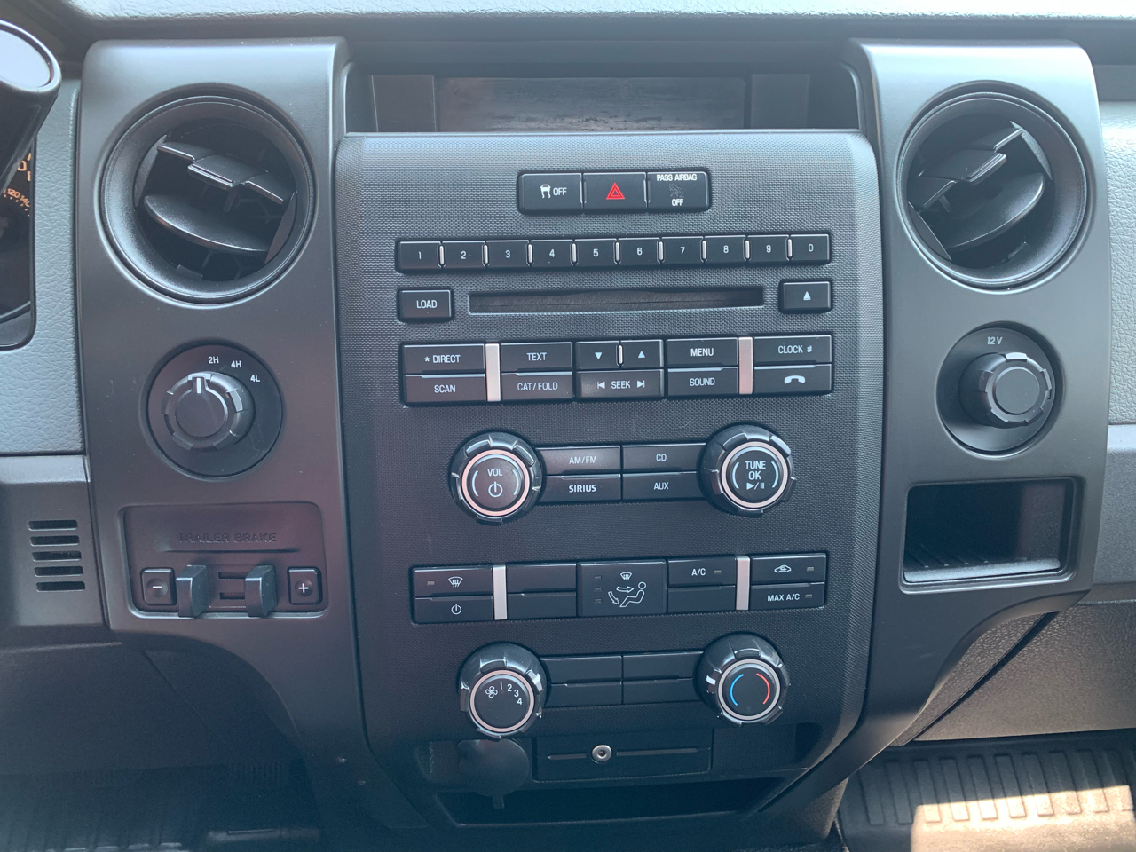 Ford F-150 4WD SuperCab 145" XL 2014 Ford F-150 4WD SuperCab 145" XL 2014