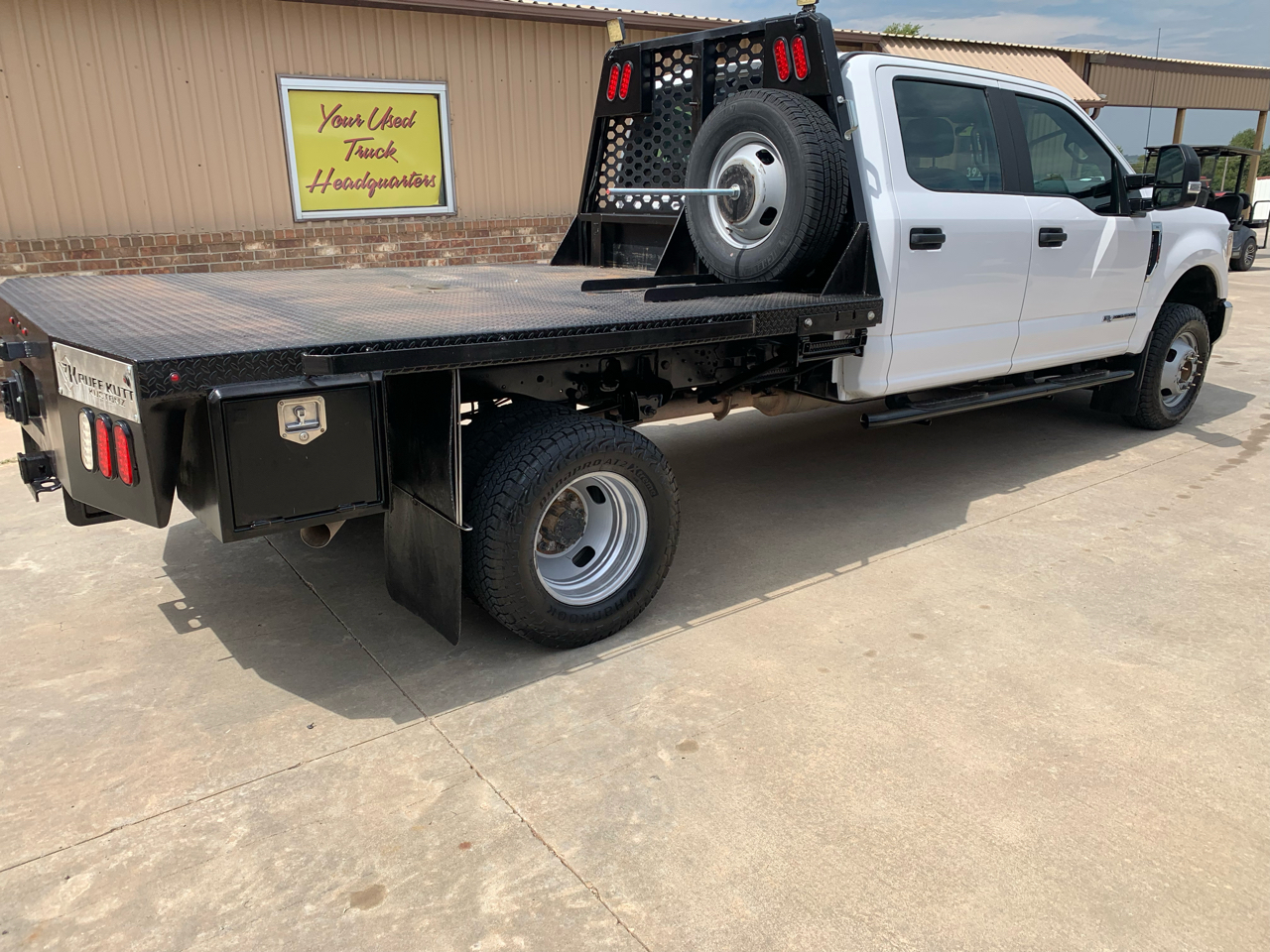 Ford Super Duty F-350 DRW XL 4WD Crew Cab 179" WB 60" CA 2020 Ford Super Duty F-350 DRW XL 4WD Crew Cab 179" WB 60" CA 2020