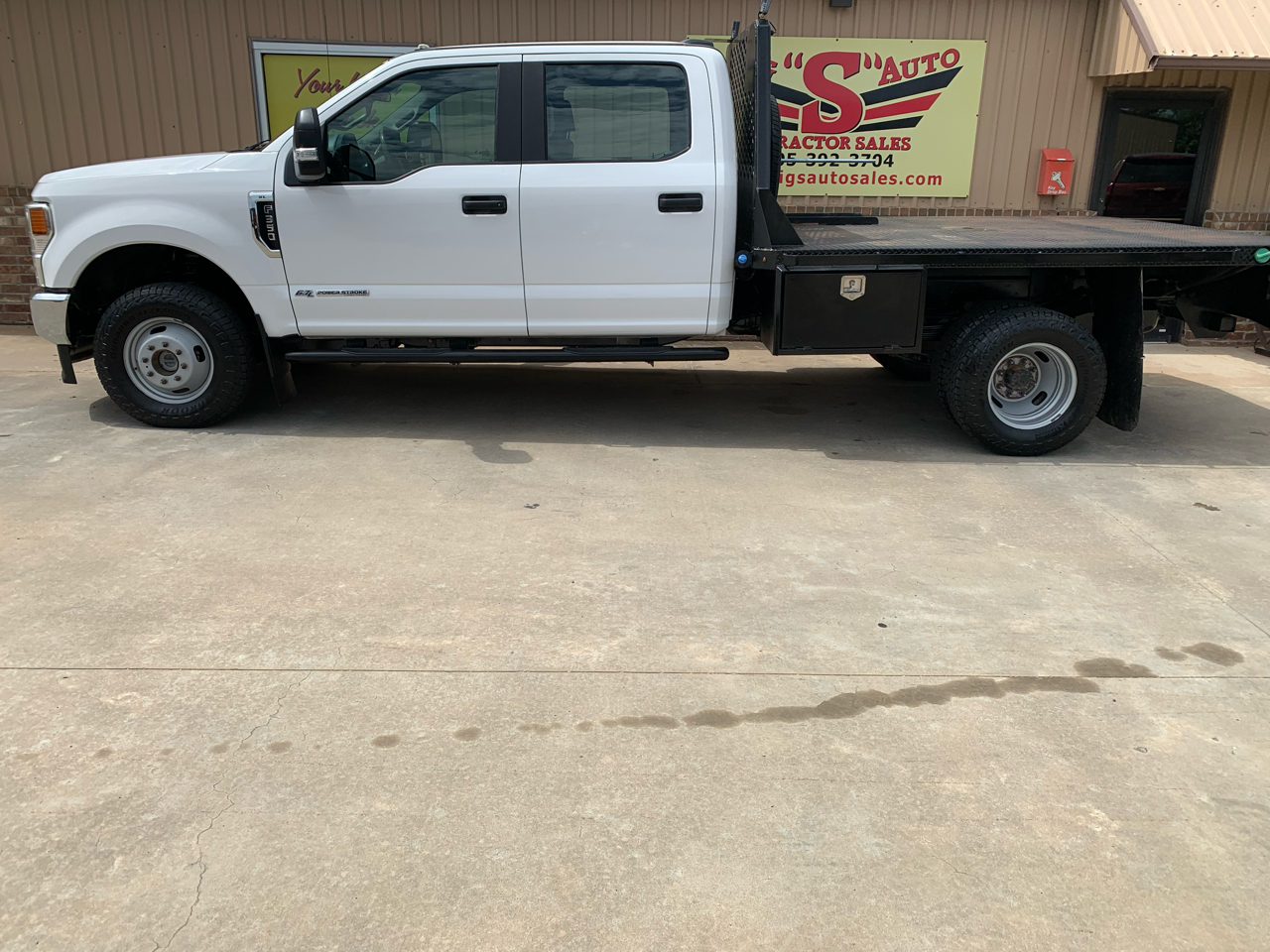 Ford Super Duty F-350 DRW XL 4WD Crew Cab 179" WB 60" CA 2020 Ford Super Duty F-350 DRW XL 4WD Crew Cab 179" WB 60" CA 2020