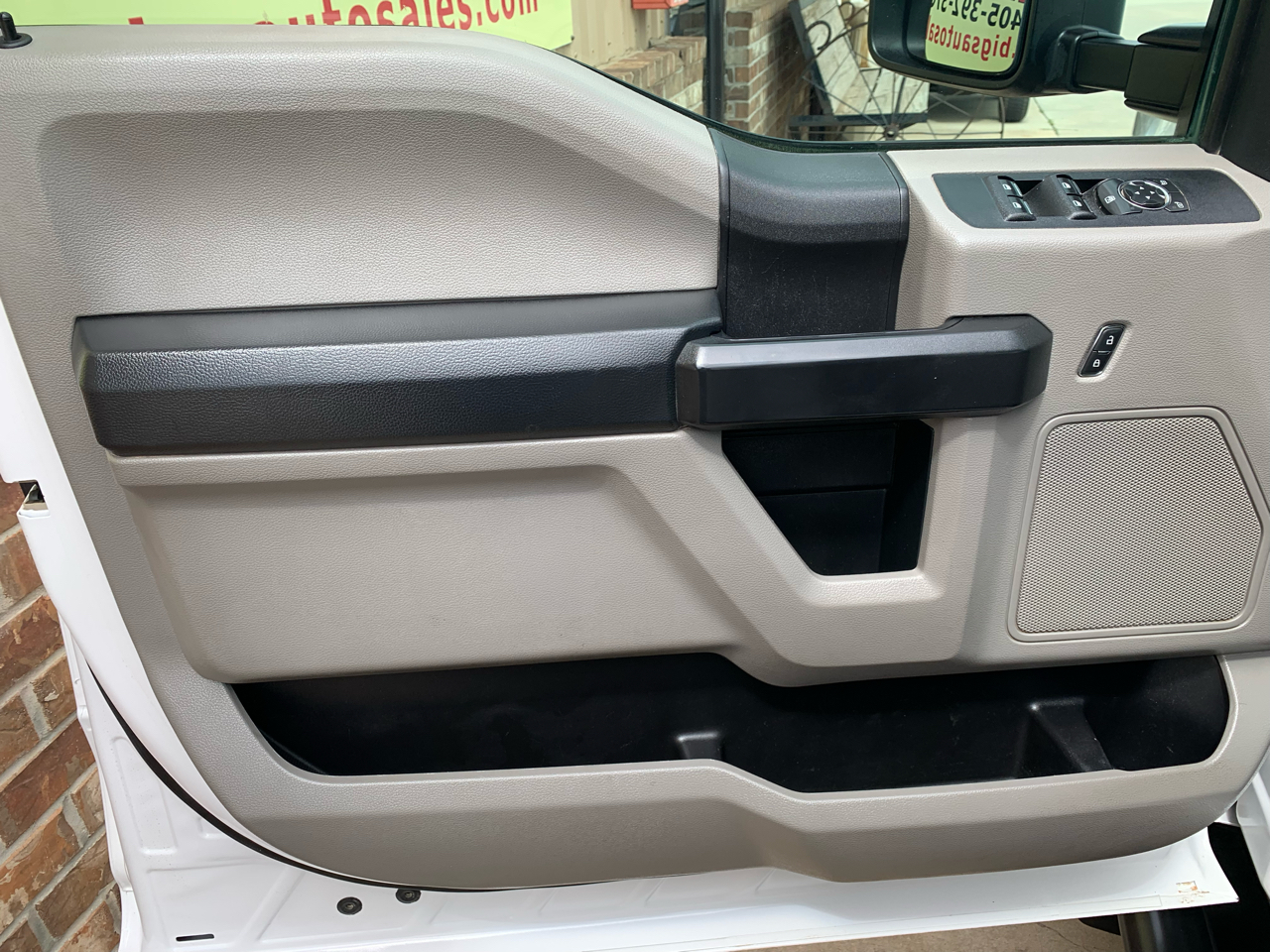 Ford Super Duty F-350 DRW XL 4WD Crew Cab 179" WB 60" CA 2020 Ford Super Duty F-350 DRW XL 4WD Crew Cab 179" WB 60" CA 2020
