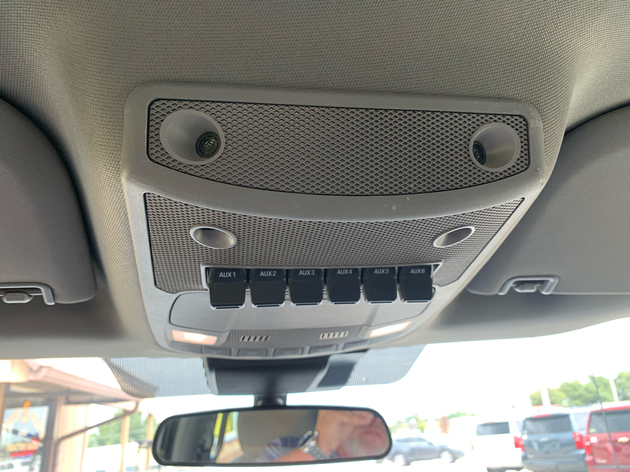 Ford Super Duty F-350 DRW XL 4WD Crew Cab 179" WB 60" CA 2020 Ford Super Duty F-350 DRW XL 4WD Crew Cab 179" WB 60" CA 2020