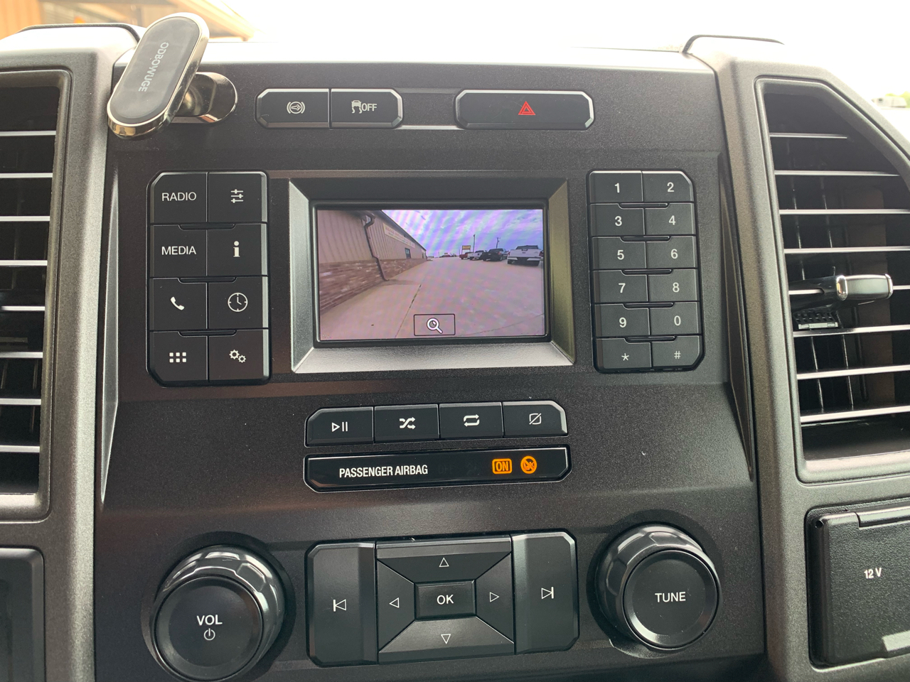 Ford Super Duty F-350 DRW XL 4WD Crew Cab 179" WB 60" CA 2020 Ford Super Duty F-350 DRW XL 4WD Crew Cab 179" WB 60" CA 2020