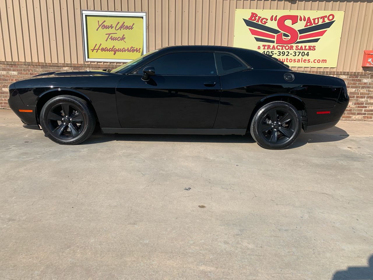2016 Dodge Challenger SXT photo 3