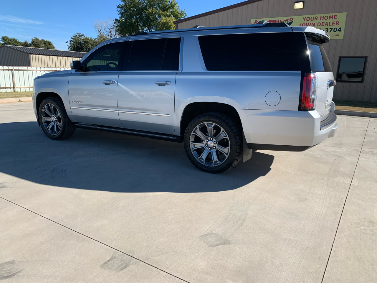 GMC Yukon XL 4WD 4dr Denali 2017 GMC Yukon XL 4WD 4dr Denali 2017