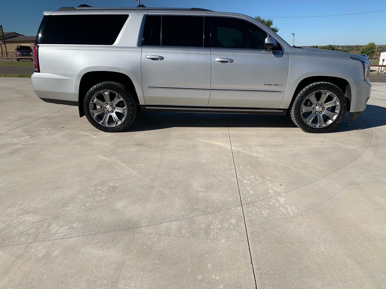 GMC Yukon XL 4WD 4dr Denali 2017 GMC Yukon XL 4WD 4dr Denali 2017