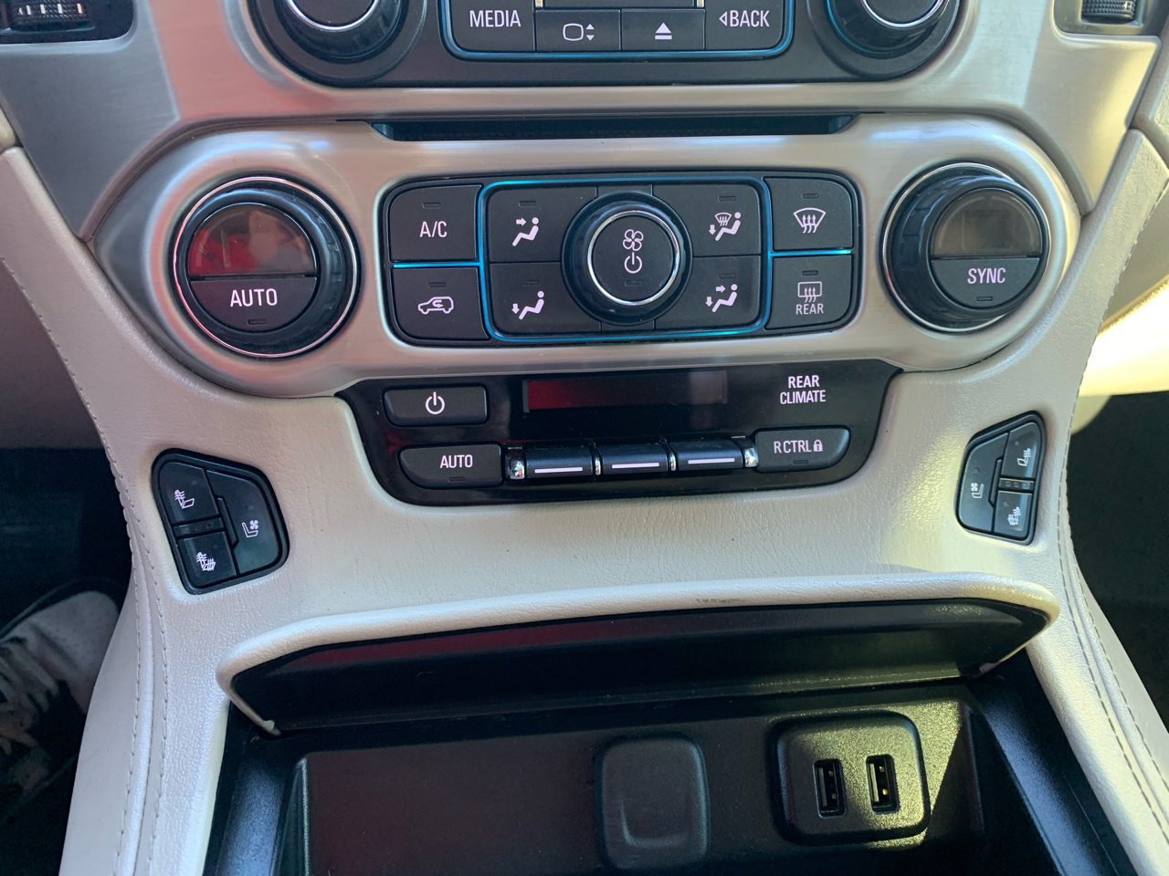 GMC Yukon XL 4WD 4dr Denali 2017 GMC Yukon XL 4WD 4dr Denali 2017