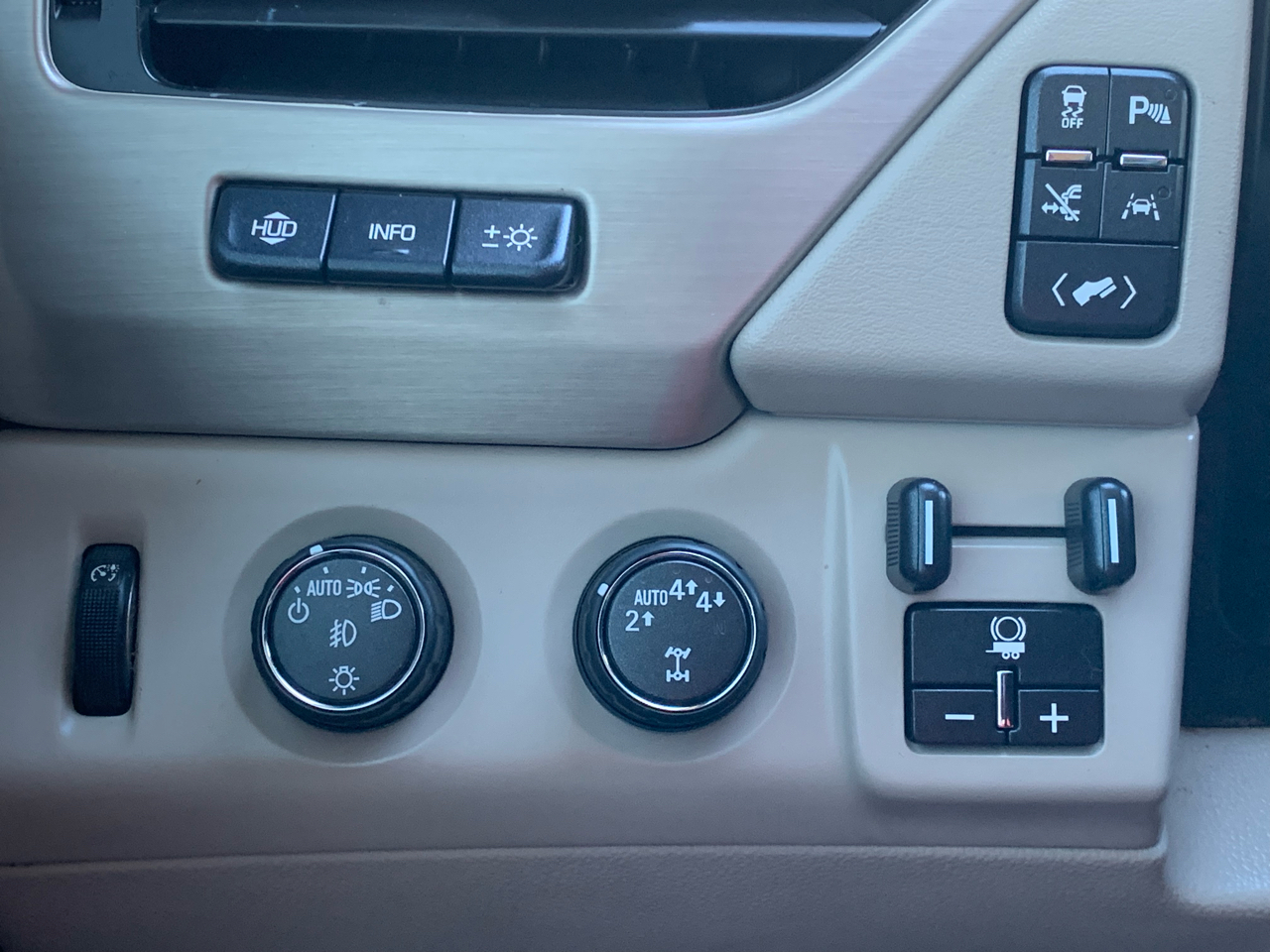 GMC Yukon XL 4WD 4dr Denali 2017 GMC Yukon XL 4WD 4dr Denali 2017