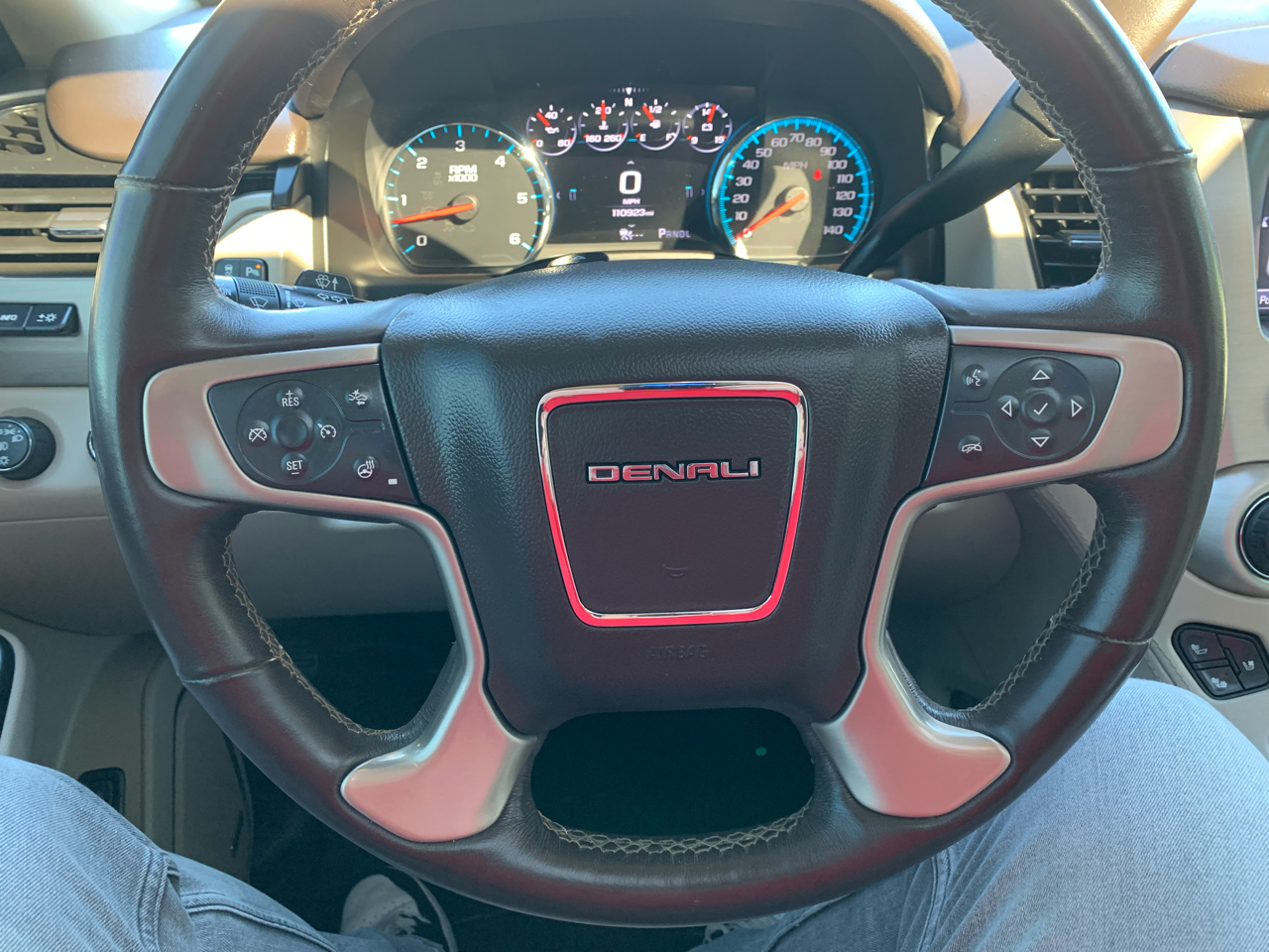 GMC Yukon XL 4WD 4dr Denali 2017 GMC Yukon XL 4WD 4dr Denali 2017