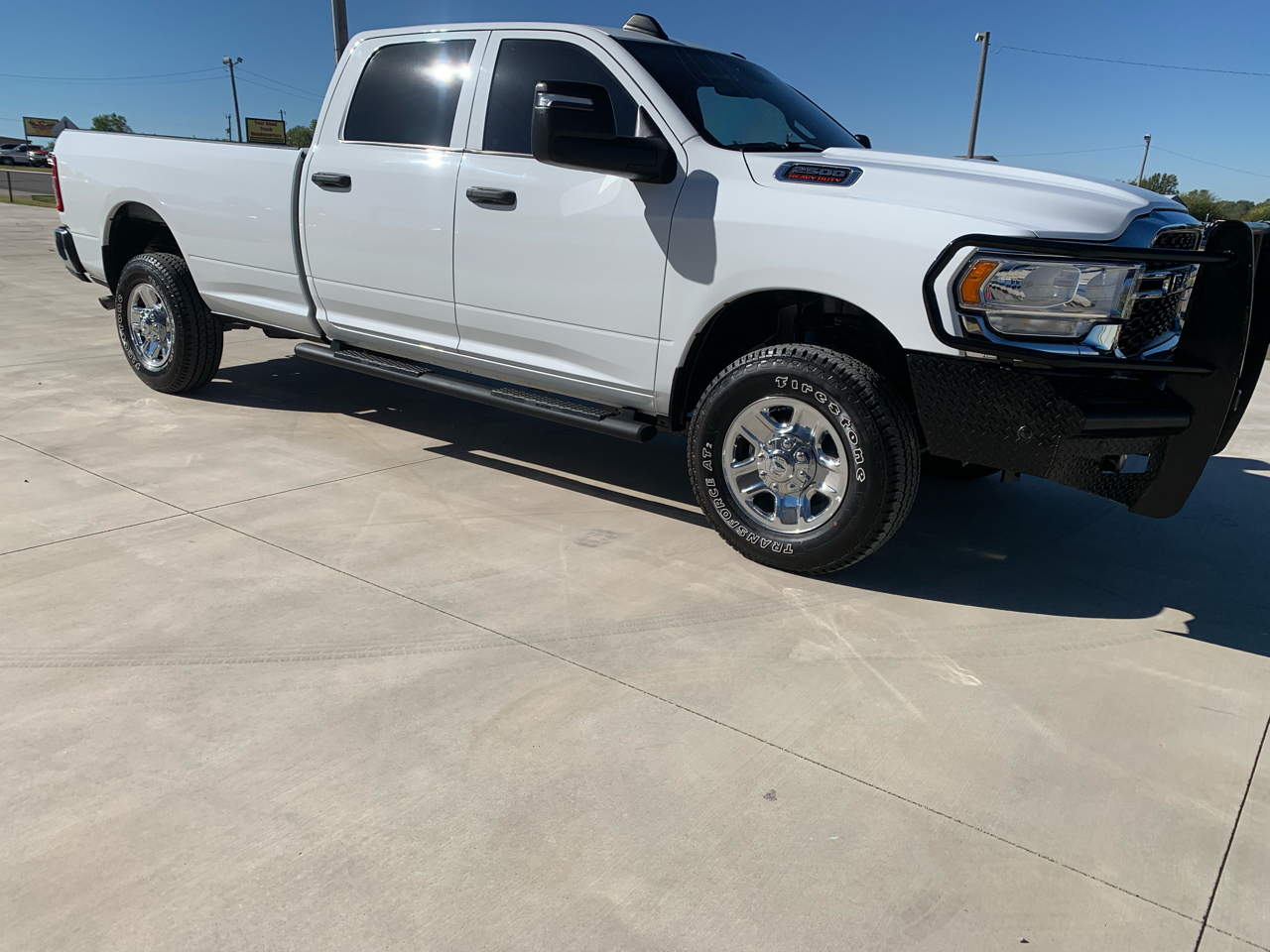 RAM 2500 Tradesman 4x4 Crew Cab 8' Box 2023 RAM 2500 Tradesman 4x4 Crew Cab 8' Box 2023